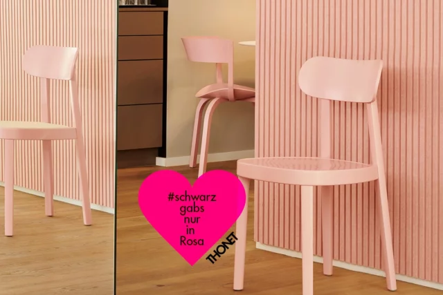 Rosa Sitzstuhl von Thonet steht vor einer Rosa Wand