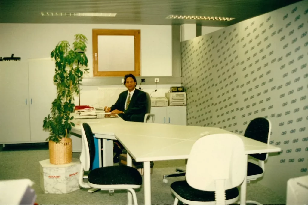 1992_Büro_im Untergeschoss